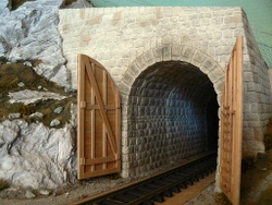 FO Scheiteltunnel Ost 1:45 Spur 0m